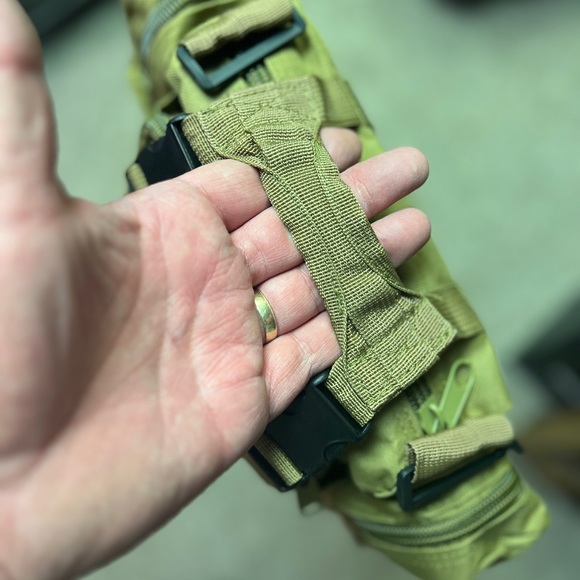 - #786 Military Canvas Bug-out / Tool bag Color python mud(od green/camo) - Picture 6 of 9